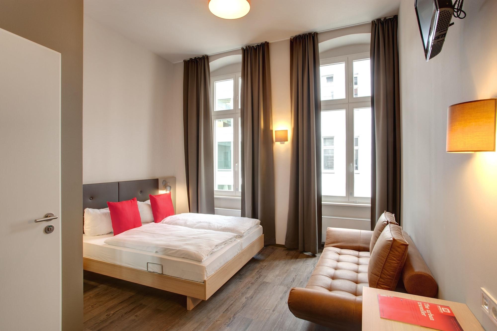 Meininger Hotel Berlin Mitte Exterior foto